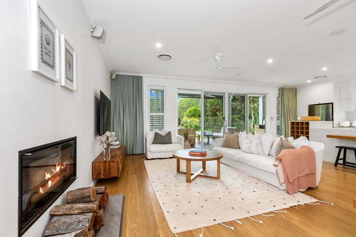 The Beech House – Beachfront Home gallery image 3