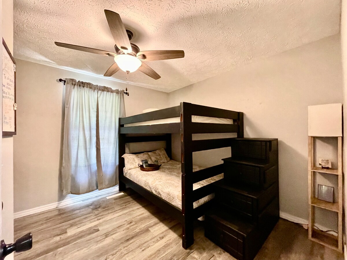 Lakefront Escape in Reeds Spring — property photo 15