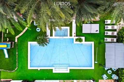 The Perfect Stay Heated Pool & Spa BBQ Playground