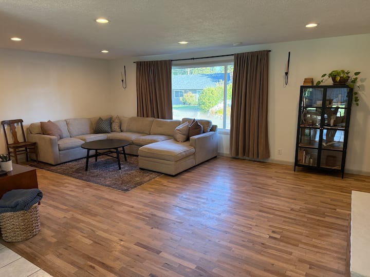 2 Bedroom 2 Bath Residential Home - Eugene, OR