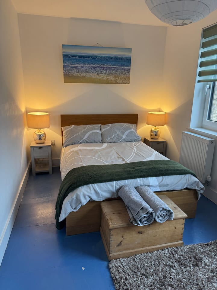 Frome Townhouse Double Bedroom En-suite - Frome