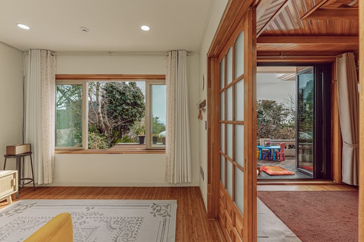 Living room 2