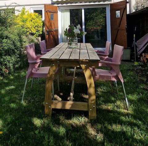 At Marjon's in Morvan