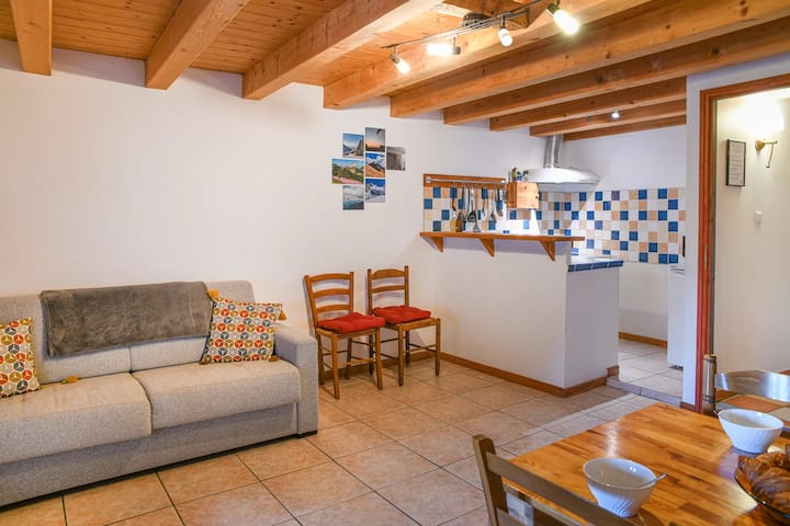 Au Pied Du Château -Wifi Parking Jardin -1 Ch - 6p - Aillon-le-Jeune