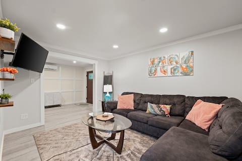 Popular Airbnb listing: Alpine Getaway, Walk to Helen, tubing and more! in Helen