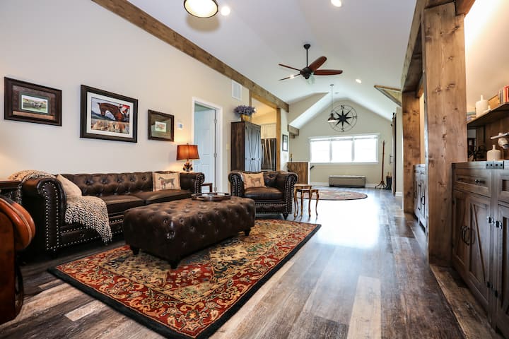 The Hunt Box @ Tally Yo Farm - Farm stays for Rent in Purcellville