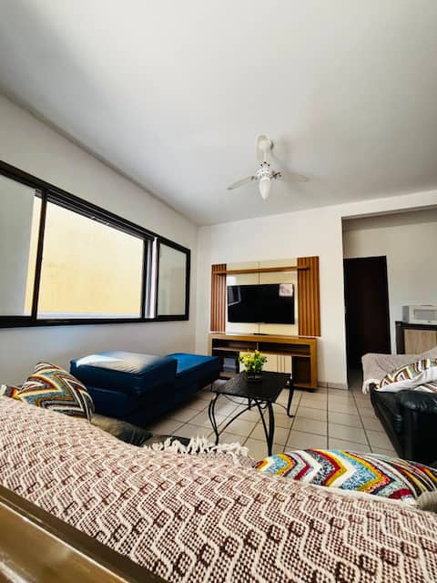 Top Airbnb: 90 meters from the sea | Spacious House, Garage and Barbecue Area in Matinhos