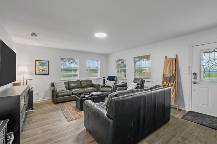 Lake Whitney Home | Boat Parking + Room To Relax - Lake Whitney