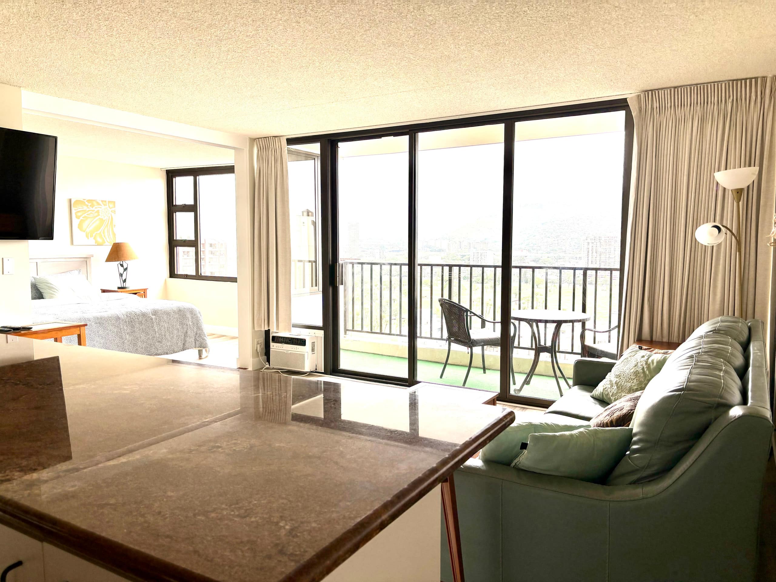Condo in Honolulu · ★4.8 · 1 bedroom · 3 beds · 1 bath - Image 20