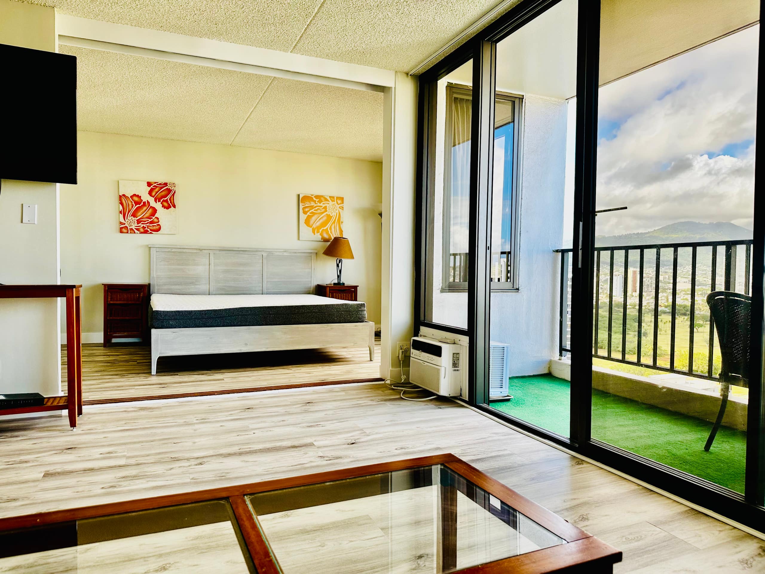 Condo in Honolulu · ★4.8 · 1 bedroom · 3 beds · 1 bath - Image 9