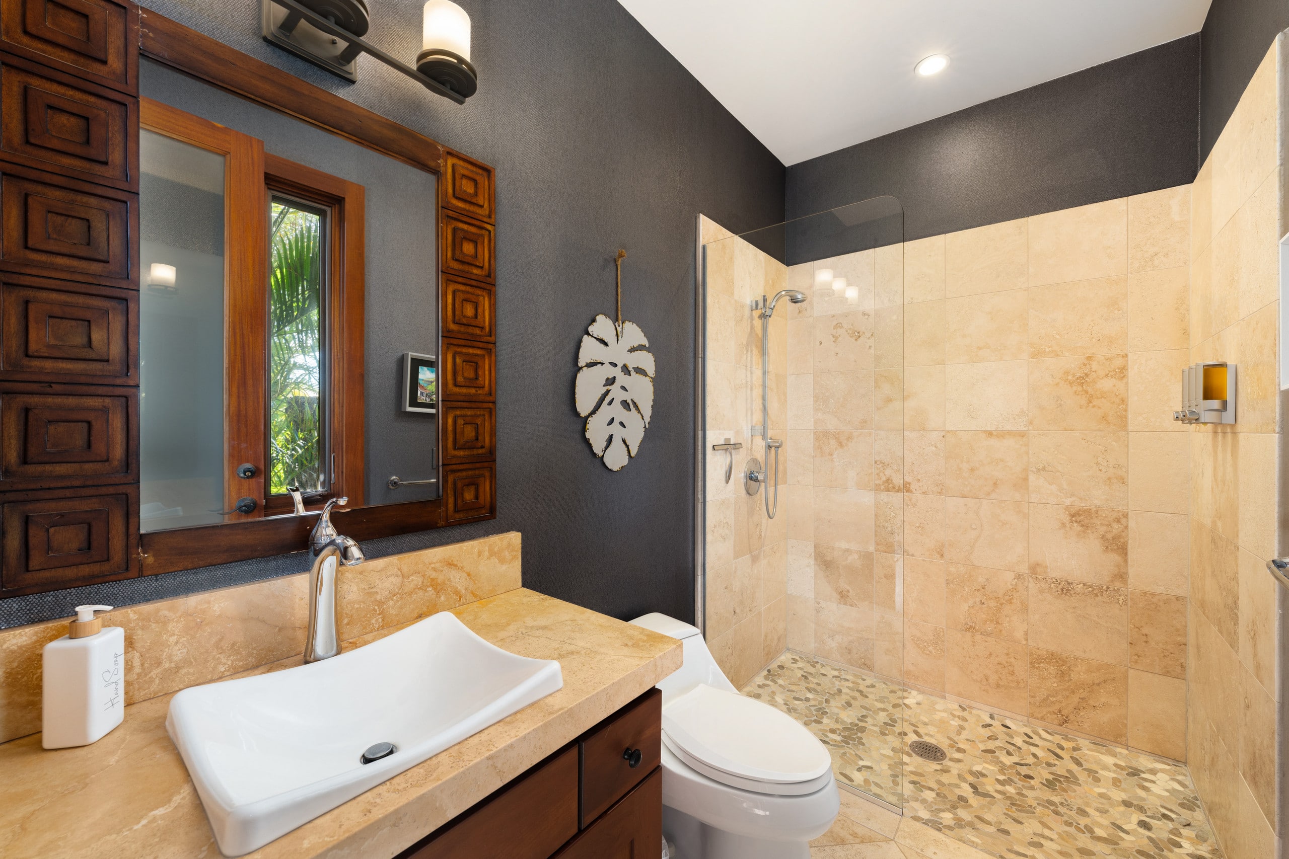 Home in Waimea · ★5.0 · 5 bedrooms · 6 beds · 6 baths - Image 41