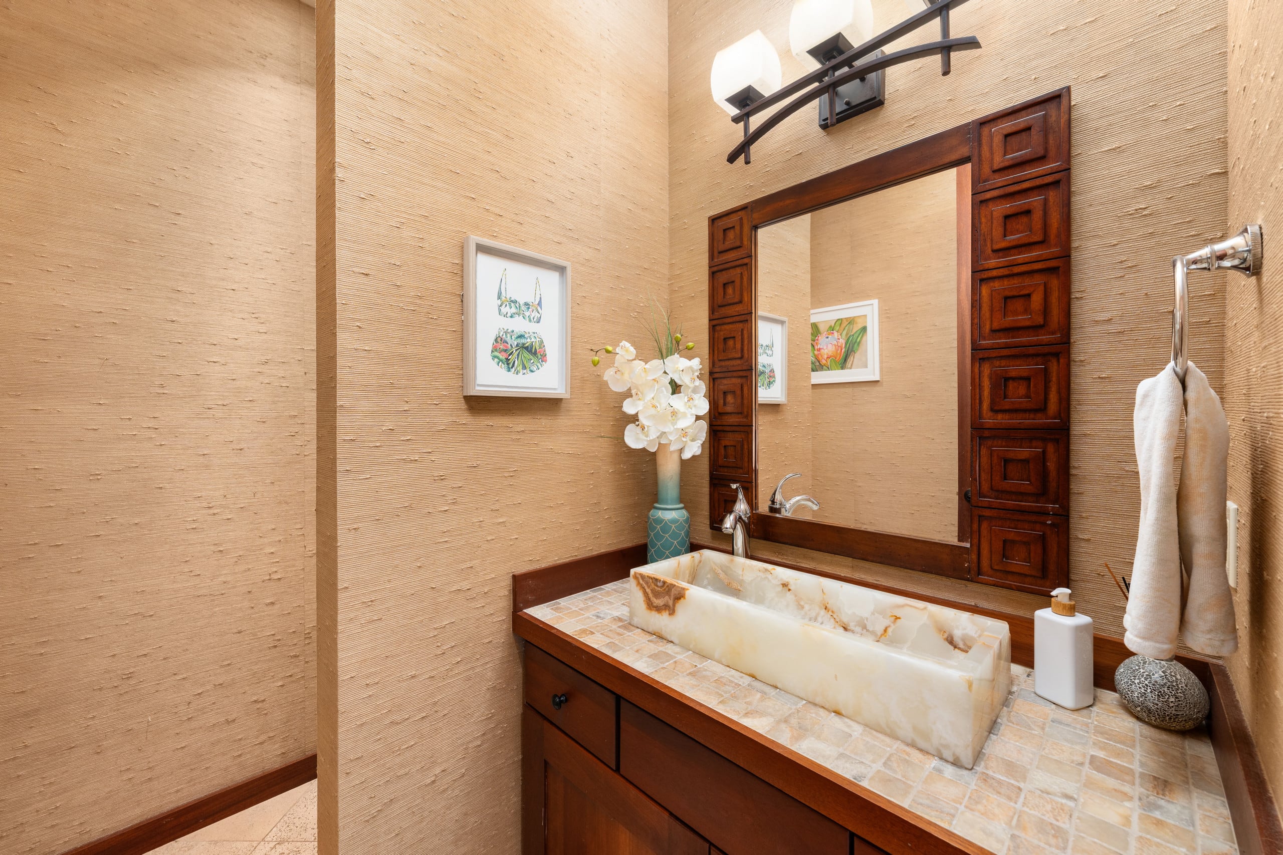 Home in Waimea · ★5.0 · 5 bedrooms · 6 beds · 6 baths - Image 42