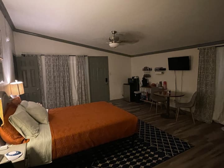 Cozy Studio, Steps To Pool, 15 Mins To Dt Dallas - Garland, TX