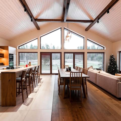 Kuldallika Spa House, with hot tub and saunas