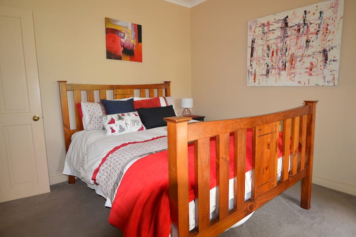 غرفة النوم الثانية