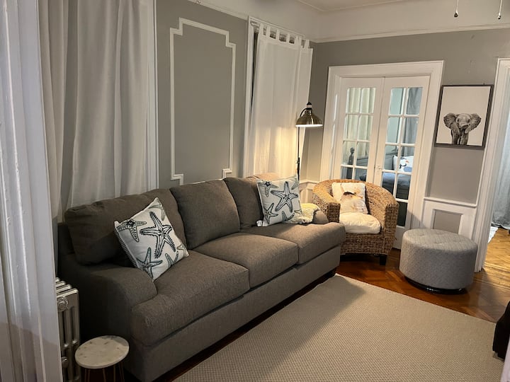 Family-ready 3br W/ Fast Transit To Manhattan - Brooklyn, NY