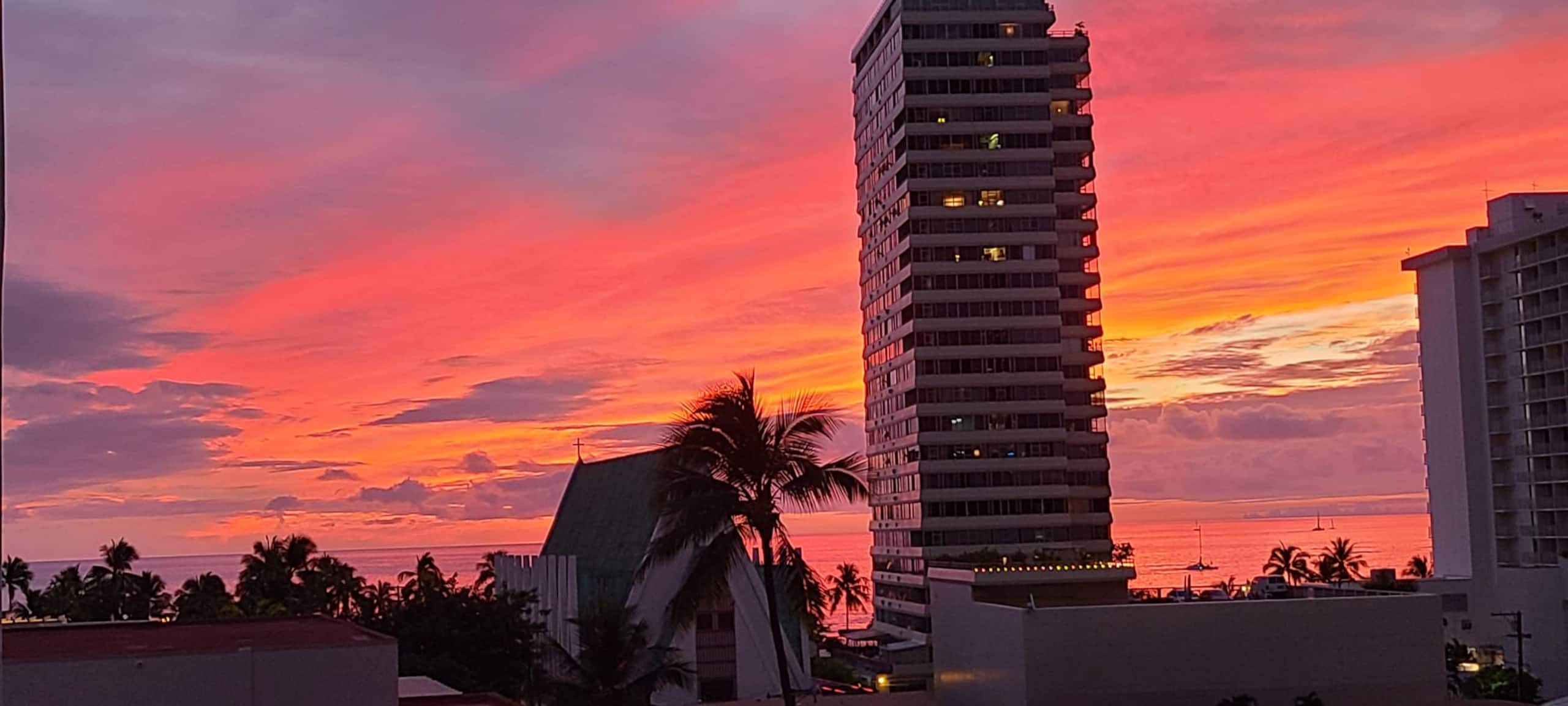 Condo in Honolulu · ★4.91 · 1 bedroom · 3 beds · 1 private bath - Image 38