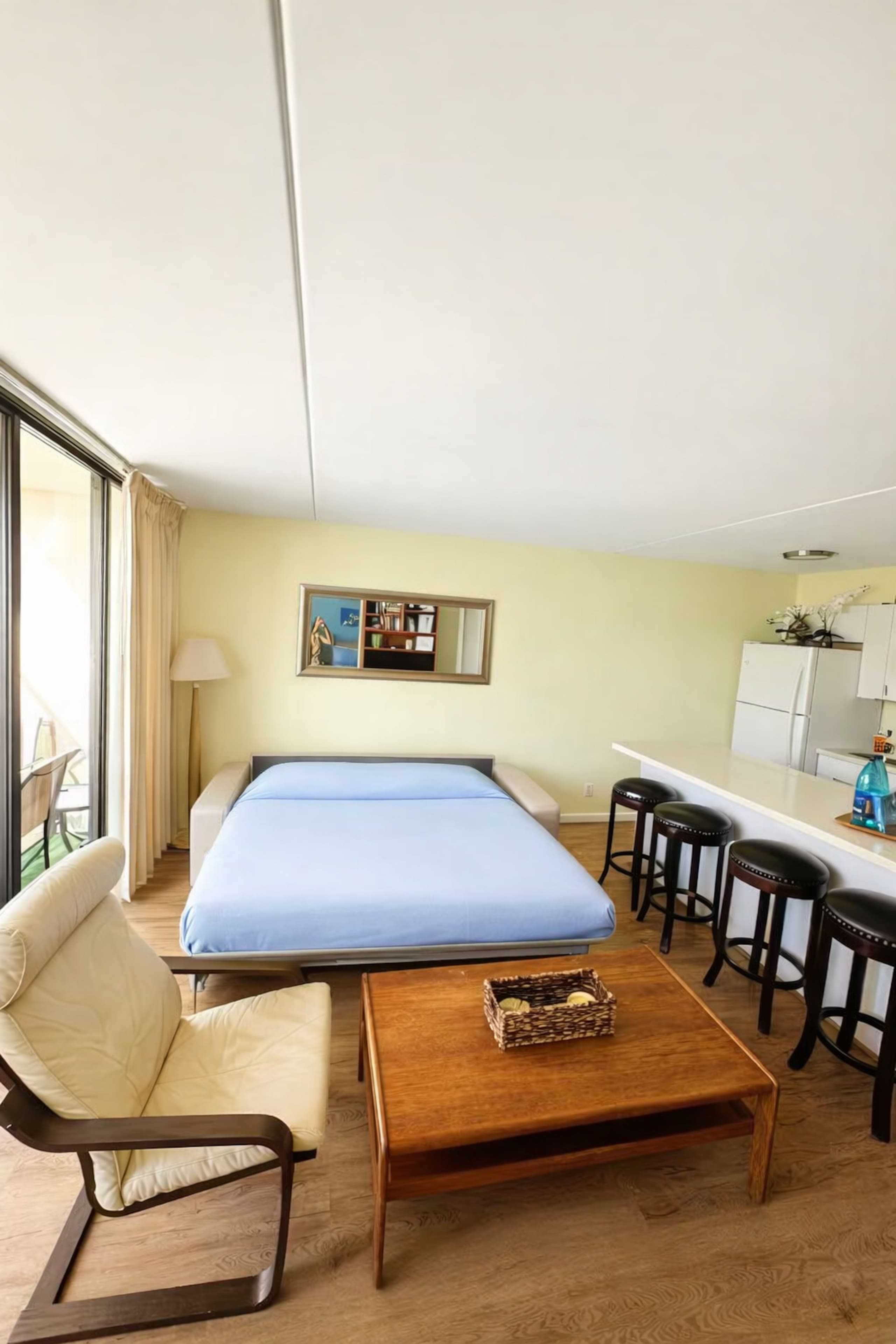 Condo in Honolulu · ★4.91 · 1 bedroom · 3 beds · 1 private bath - Image 6
