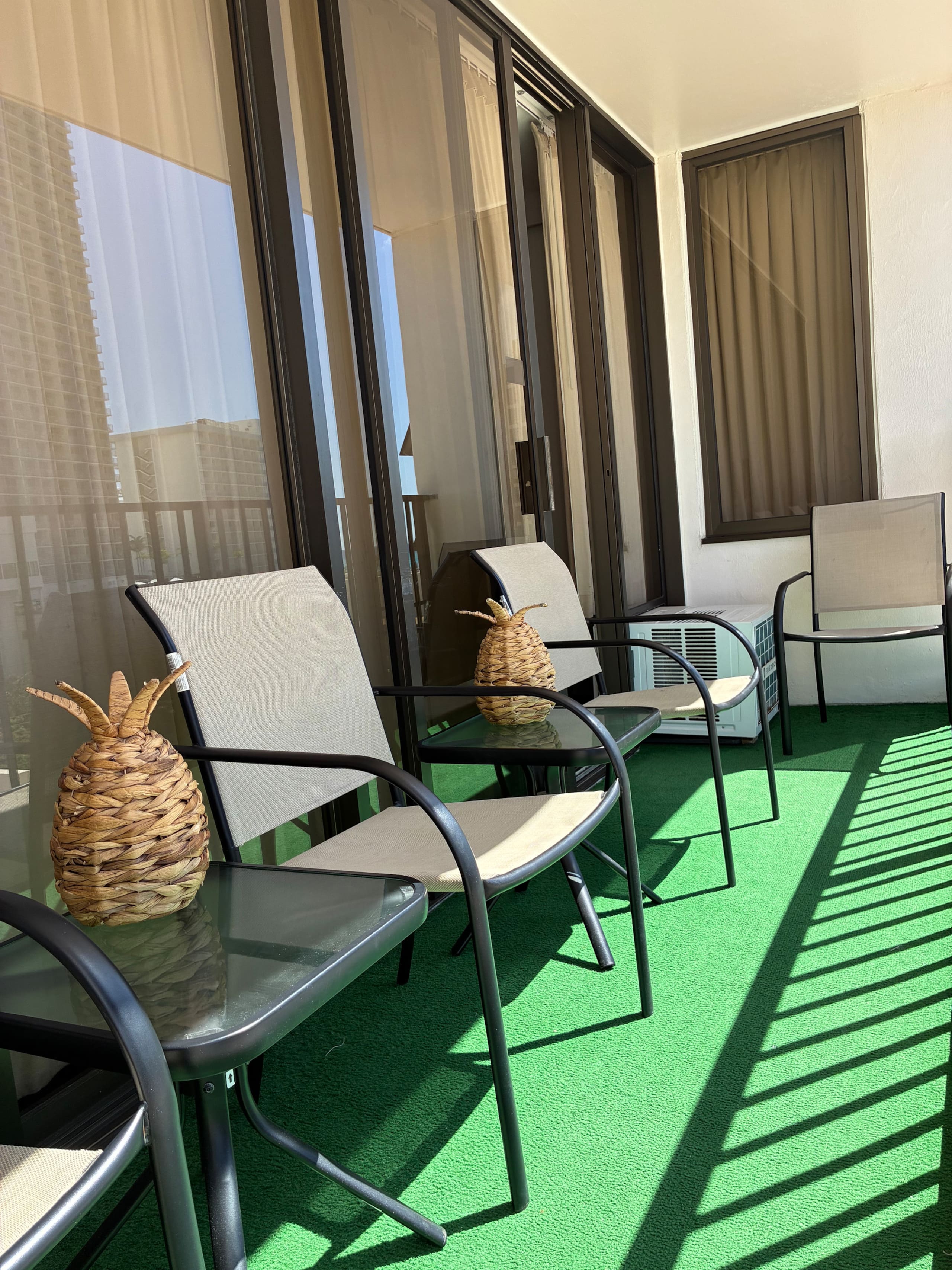Condo in Honolulu · ★4.91 · 1 bedroom · 3 beds · 1 private bath - Image 24