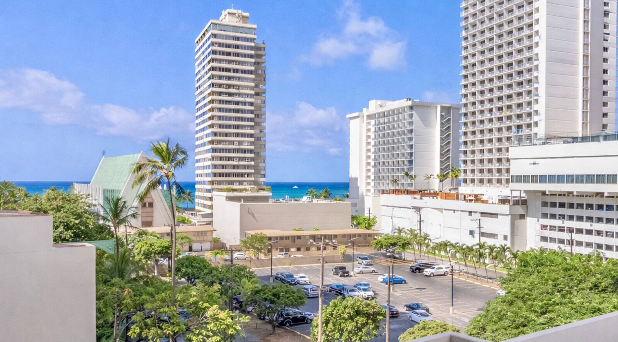 Condo in Honolulu · ★4.91 · 1 bedroom · 3 beds · 1 private bath - Image 1