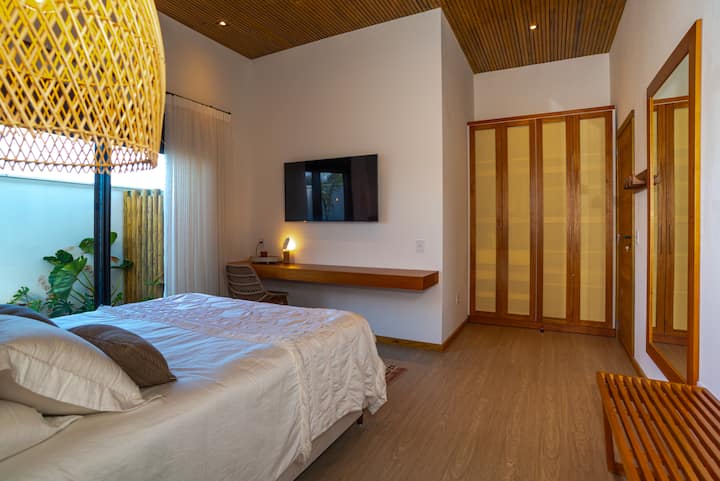 Suite Master con vistas al jardín
Televisor inteligente Samsung de 55"