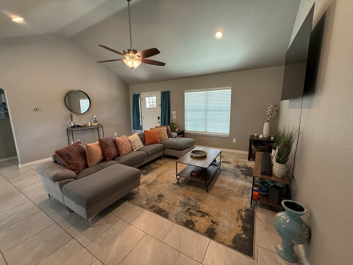 Great Views! 5 Min To Lake, 15 Min To River & Amp! - Canyon Lake, TX
