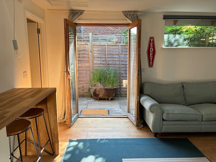 Self-contained Studio With Patio - Hertfordshire