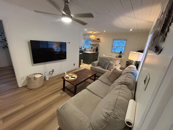 Secluded Forest Haven | Hot Tub | 5 Min To Beach - Innisfil