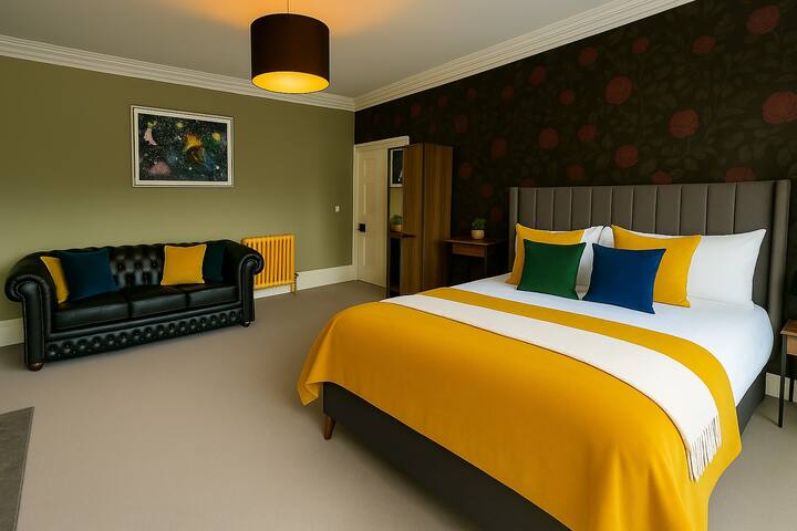 Manchesters Ultimate Getaway – Sleeps 20! gallery image 4