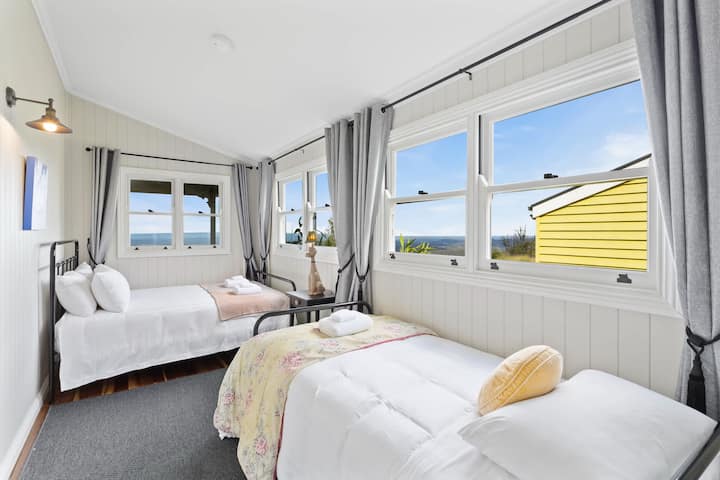 3 rd Bedroom with 2 beds