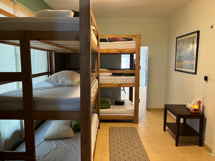 Schlafzimmer 1