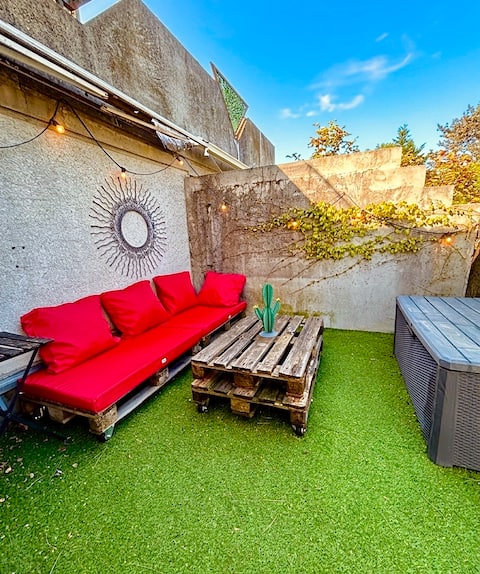 Airbnb performant: Independent 18 m2 studio with 30 m2 terrace à Saint Martin D'hères