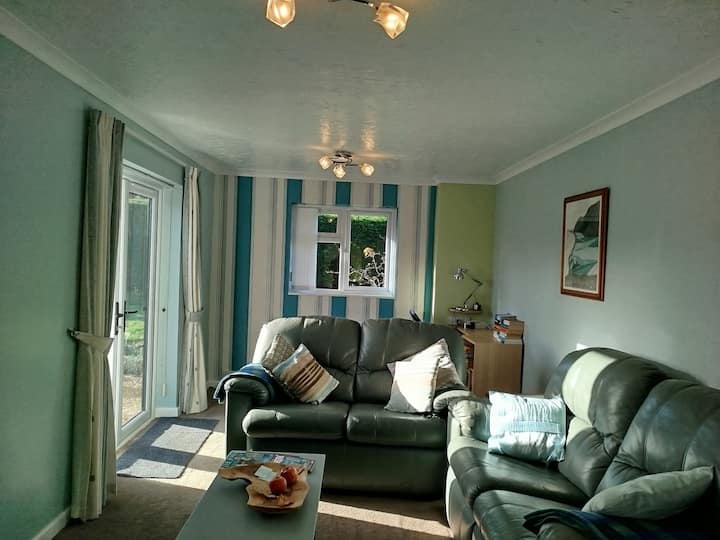 Comfortable 2 Bedroom Flat Near Bristol And Bath - ソルトフォード