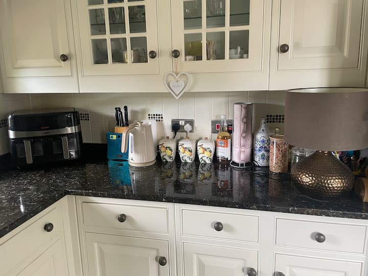 Cosy Double Room & Private Bathroom - Selby