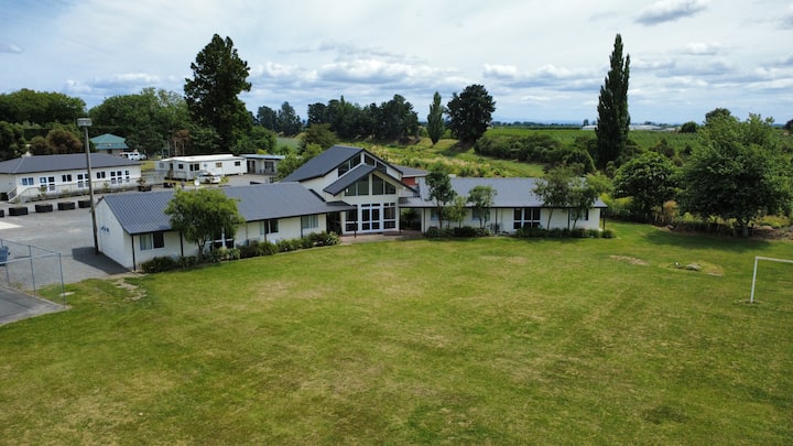 Group Accom W/ Peak Views | Sleeps 28 Max - Hastings