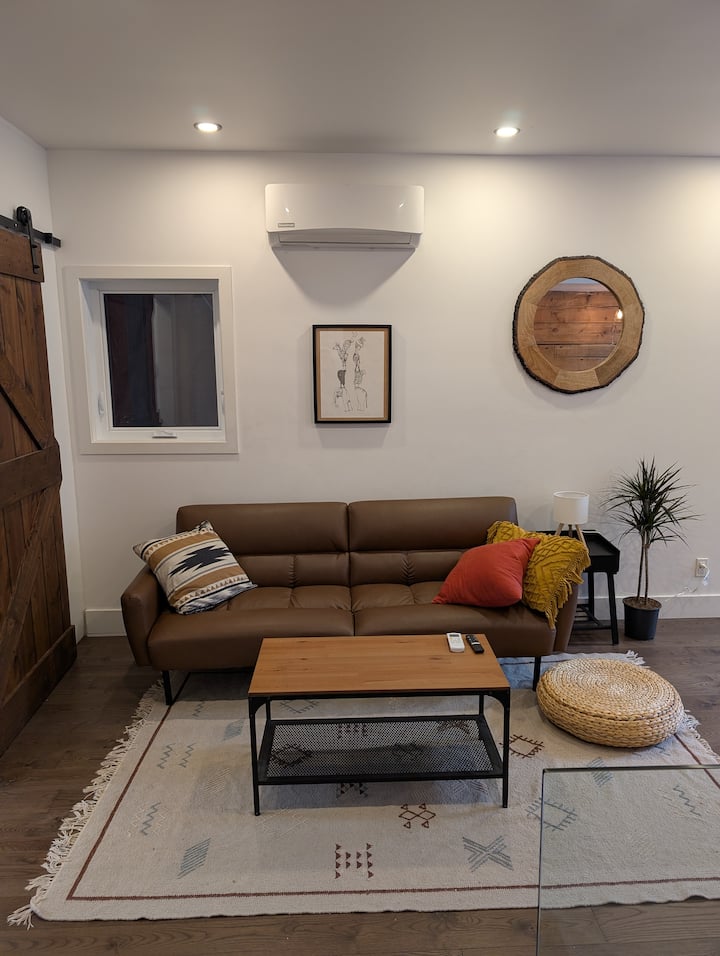 Newly Renovated 2br Condo In Le Plateau/mile End - Montréal