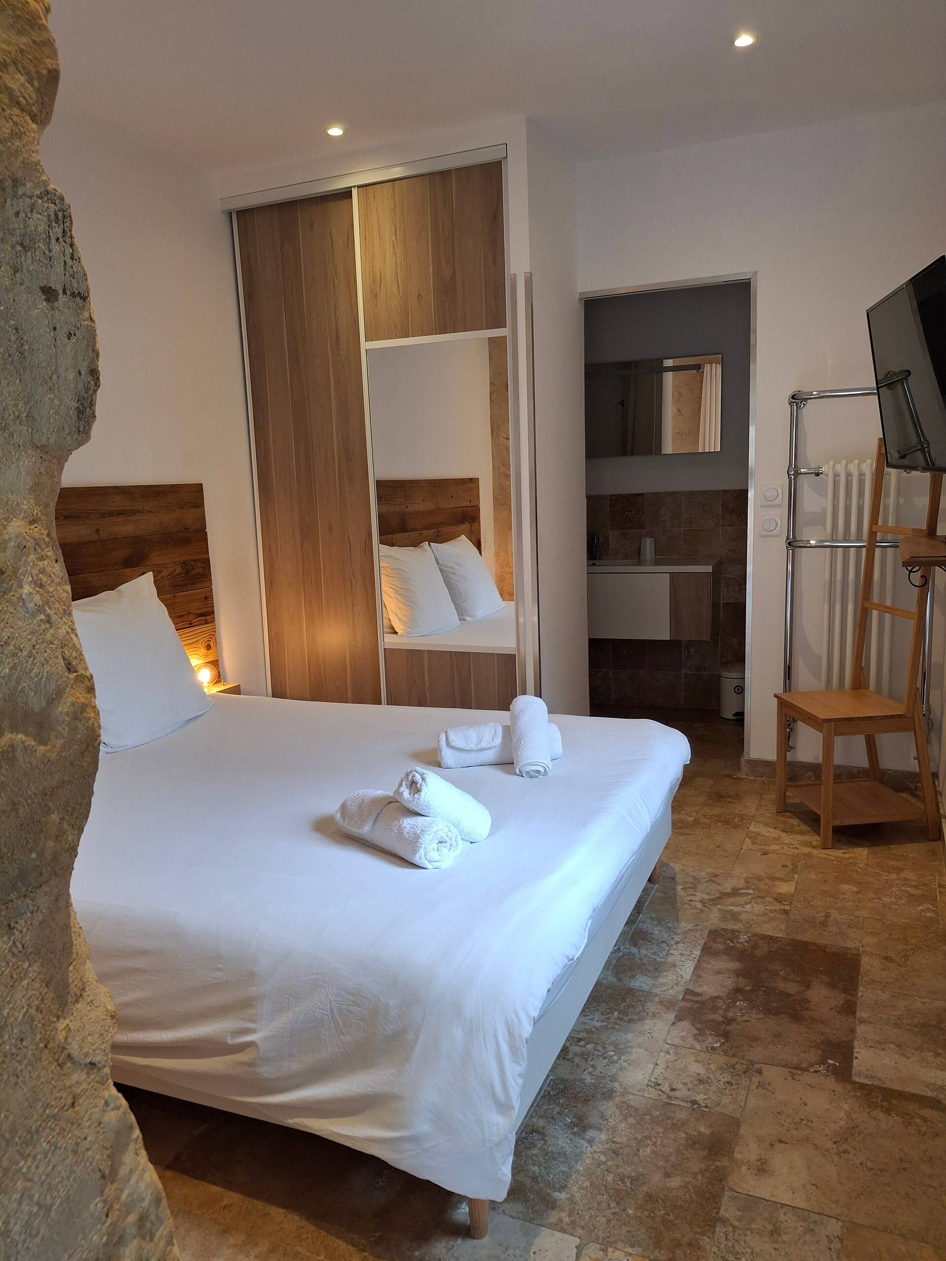 Chic Apartment Wifi Netflix Air Conditioning Terrace Parking