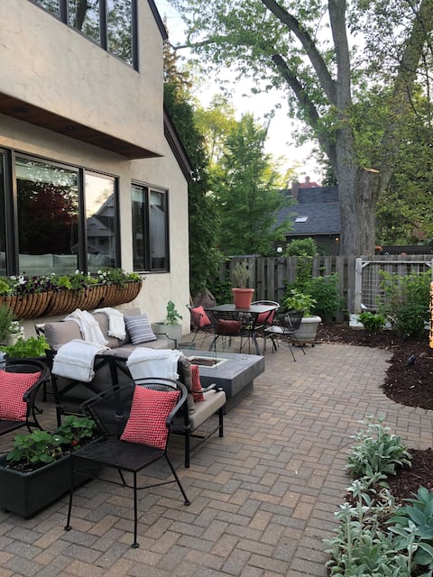 Luxurious Walk-to-Town Charmer: Birmingham House