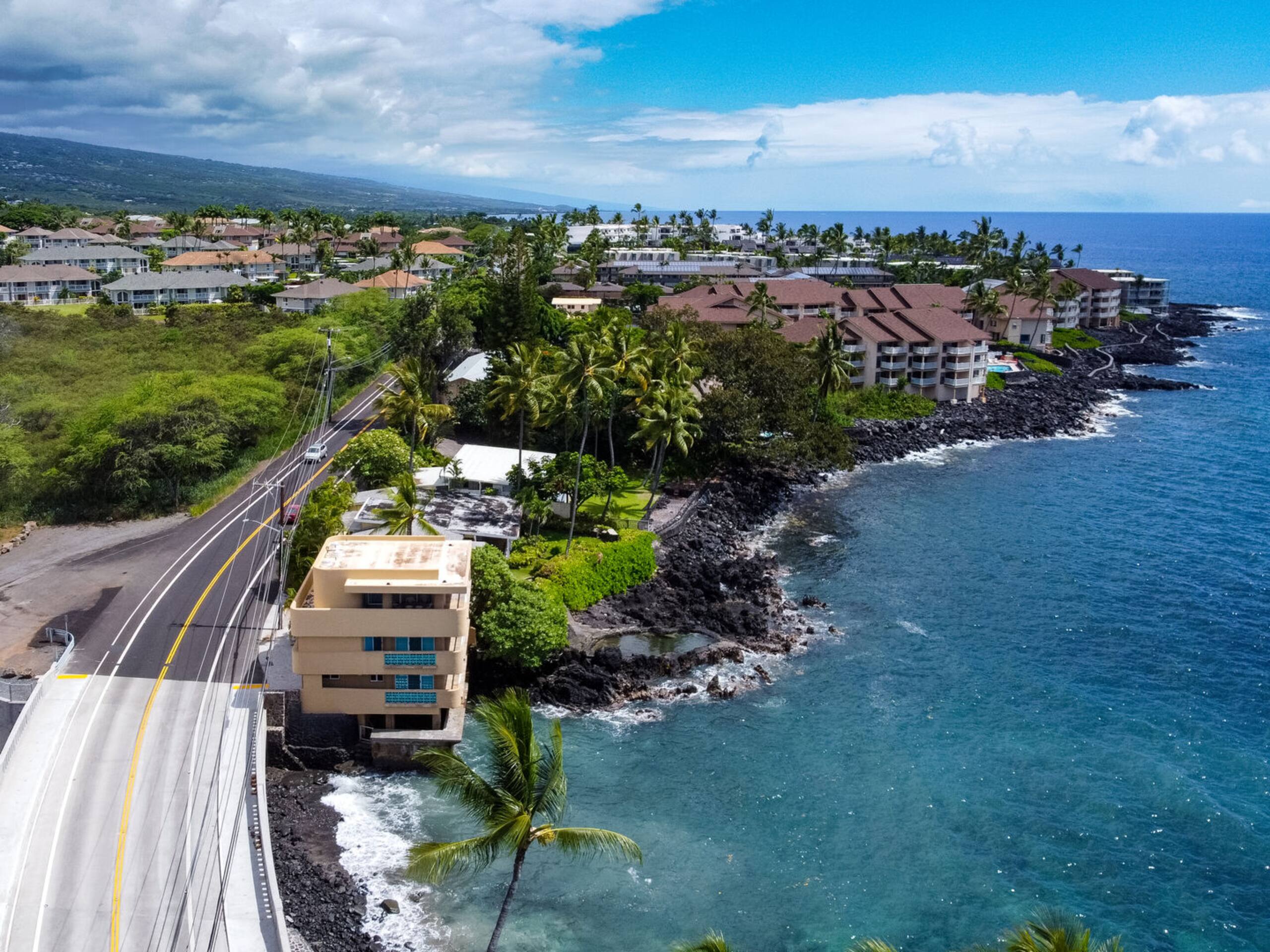 Home in Kailua-Kona · ★4.89 · 4 bedrooms · 4 beds · 4 baths - Image 48
