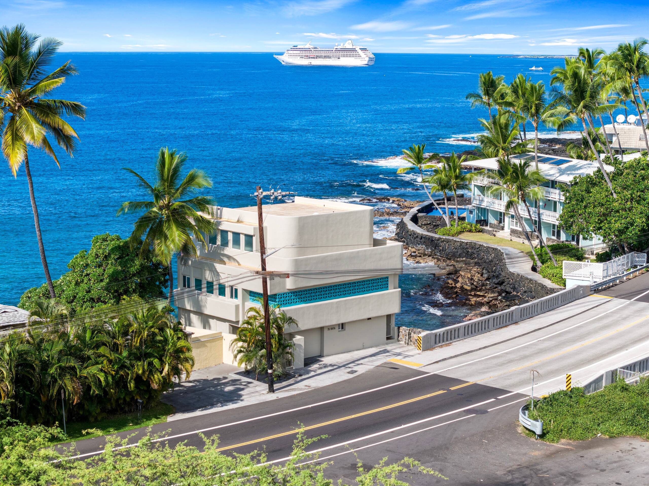 Home in Kailua-Kona · ★4.89 · 4 bedrooms · 4 beds · 4 baths - Image 41
