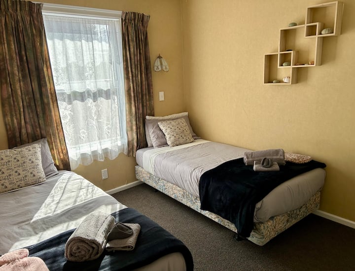 Twin bedroom winter vibe.