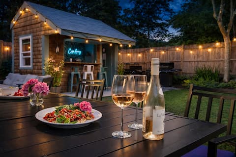 King Beds * Sauna * Bar Shed * Netflix & Disney