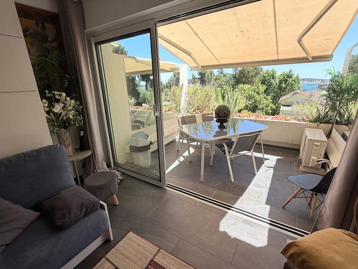 Studio Vue Sur Mer Dans Résidence Avec Piscine - Toulon