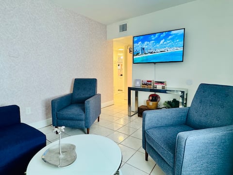 Popular Airbnb listing: 6 yr Miami SuperHost! Free Parking + Laundry in Latin Quarter
