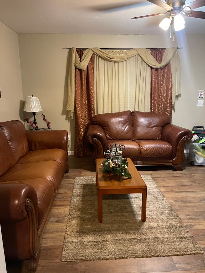 "Cheerful/cozy" Newly Remodeled 4 Bedroom Home. - Albany, GA