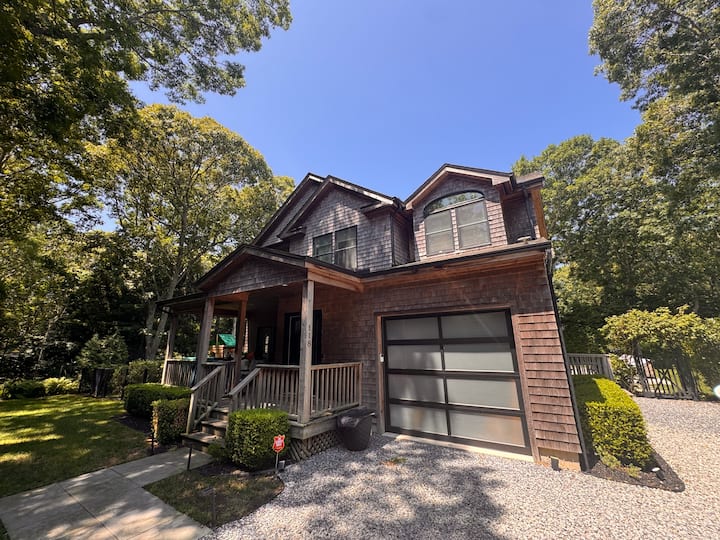 Stylish Home W/pool  4 Bd, 5 Ba, Family/group - East Hampton, NY