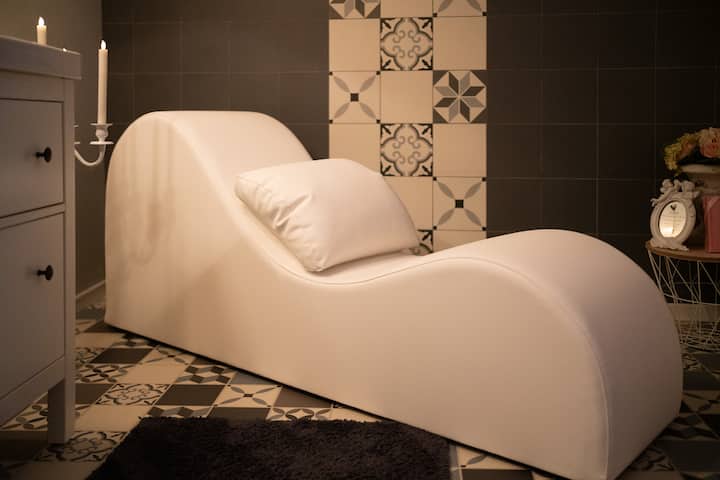 Explorez votre sensualité grâce à  notre Love Sofa ou sofa Tantra