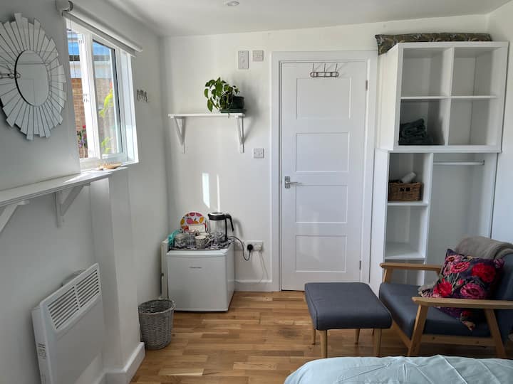 Quiet, Cosy Garden Flat Next To Park. - Brighton Marina
