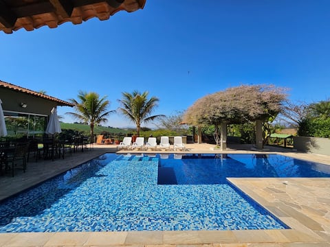 Doce Horizonte Ranch
Exclusive – up to 32 guests