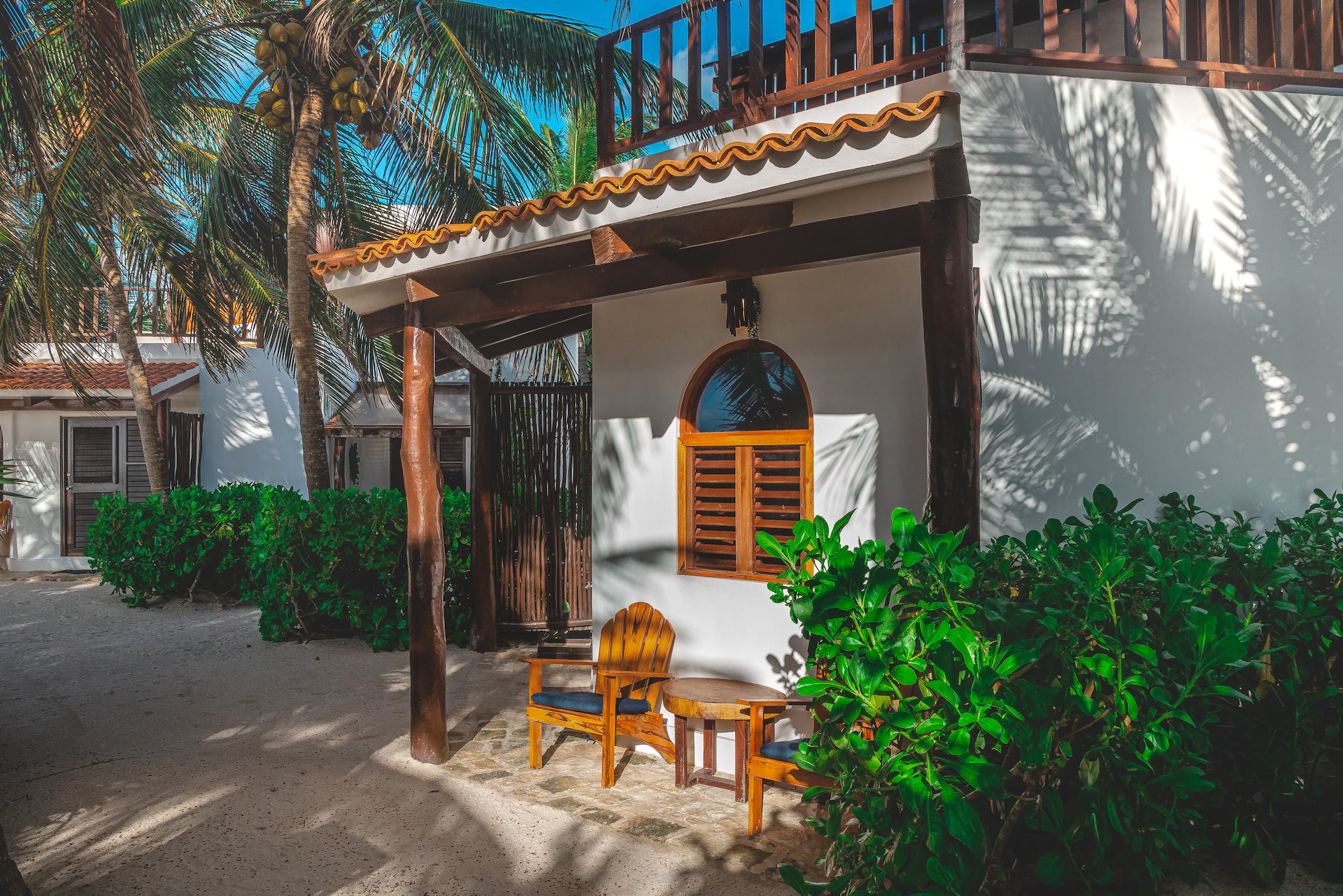 Oceanfront Suite + Kayaks and Great Snorkeling